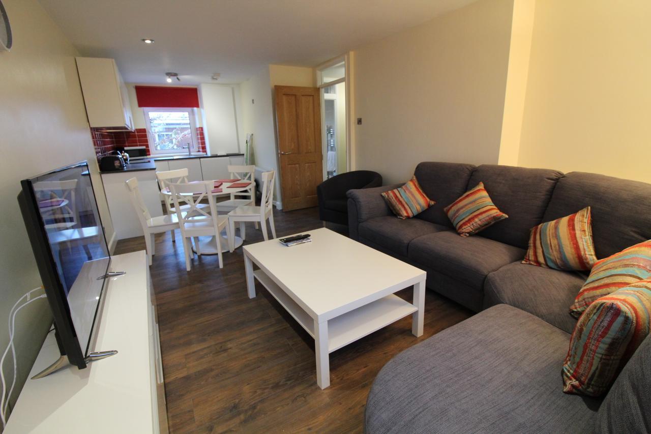 Townlets Serviced Accommodation Salisbury 벨파스트 외부 사진